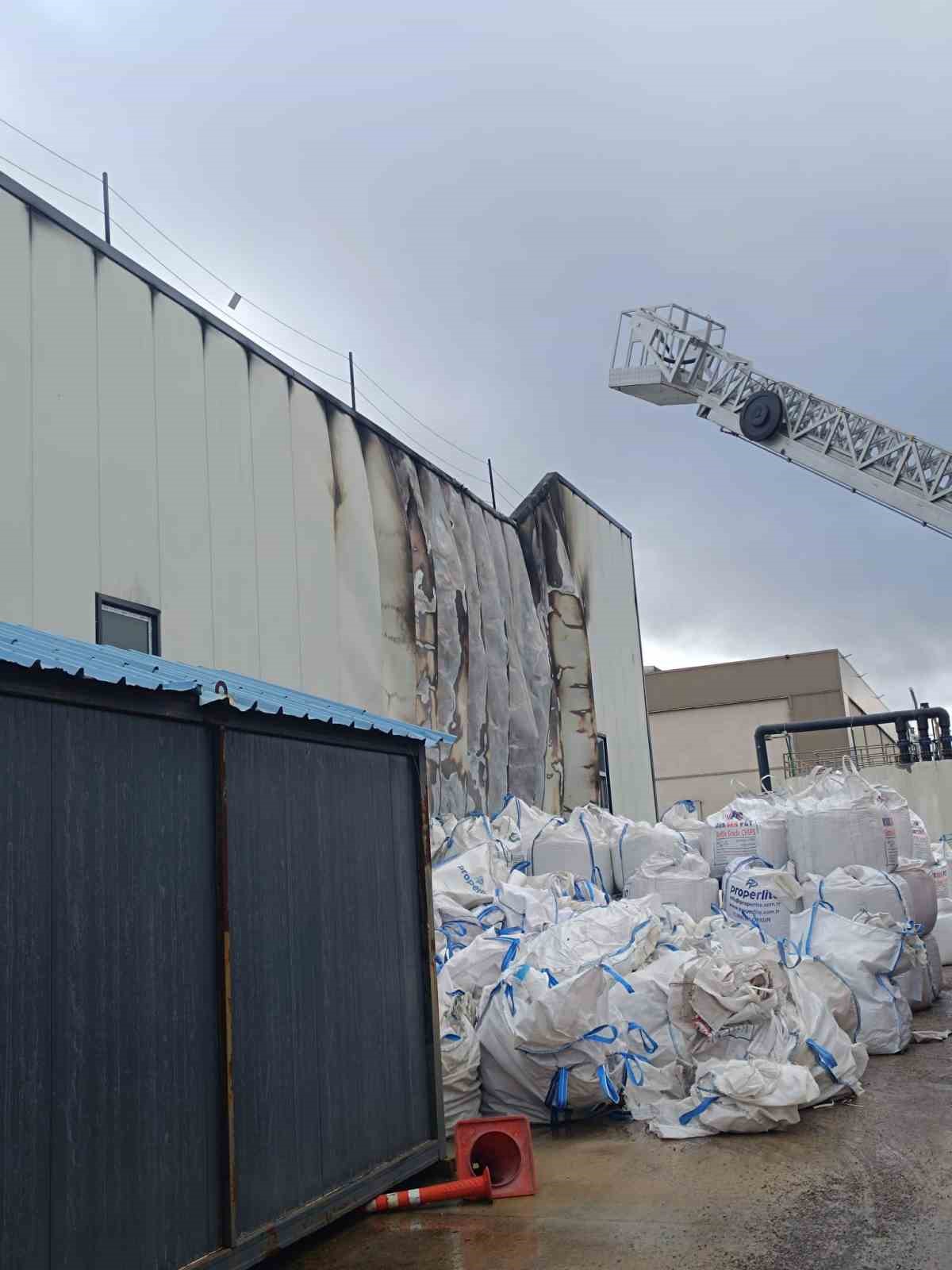 boluda fabrika yangini buyumeden sonduruldu 0 MGKMiyd8