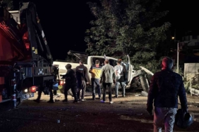 Adana’da sürücü uyudu, dolmuş duvara çarptı: 7 yaralı 1 thumbnail