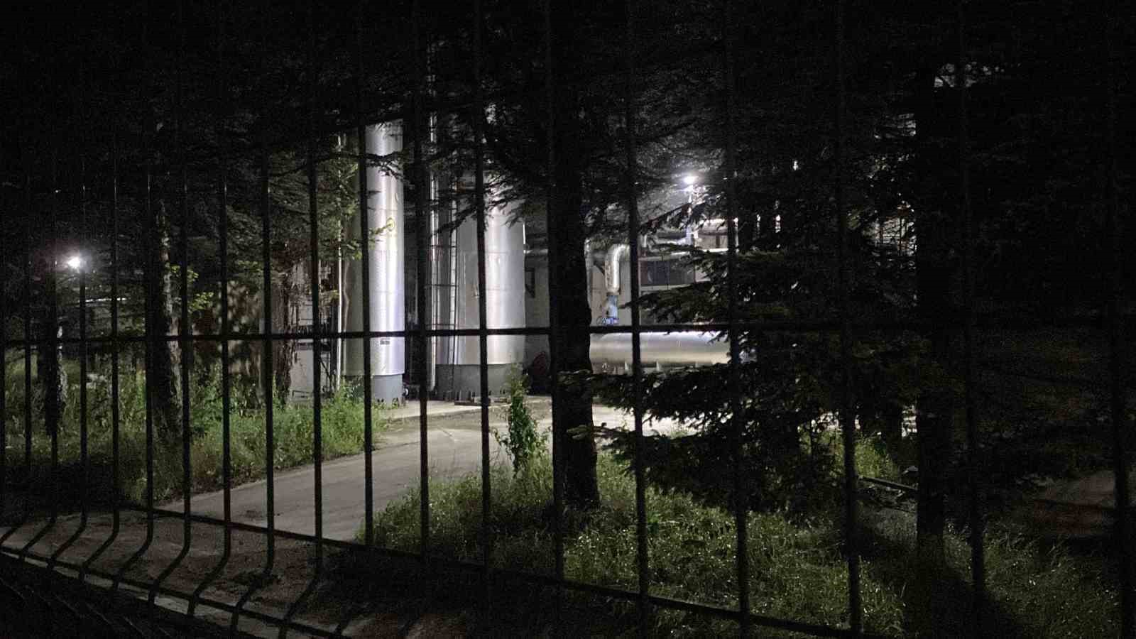 boluda gentas fabrikasinda kolunu makineye kaptiran isci yaralandi 0 EP4D2aaV