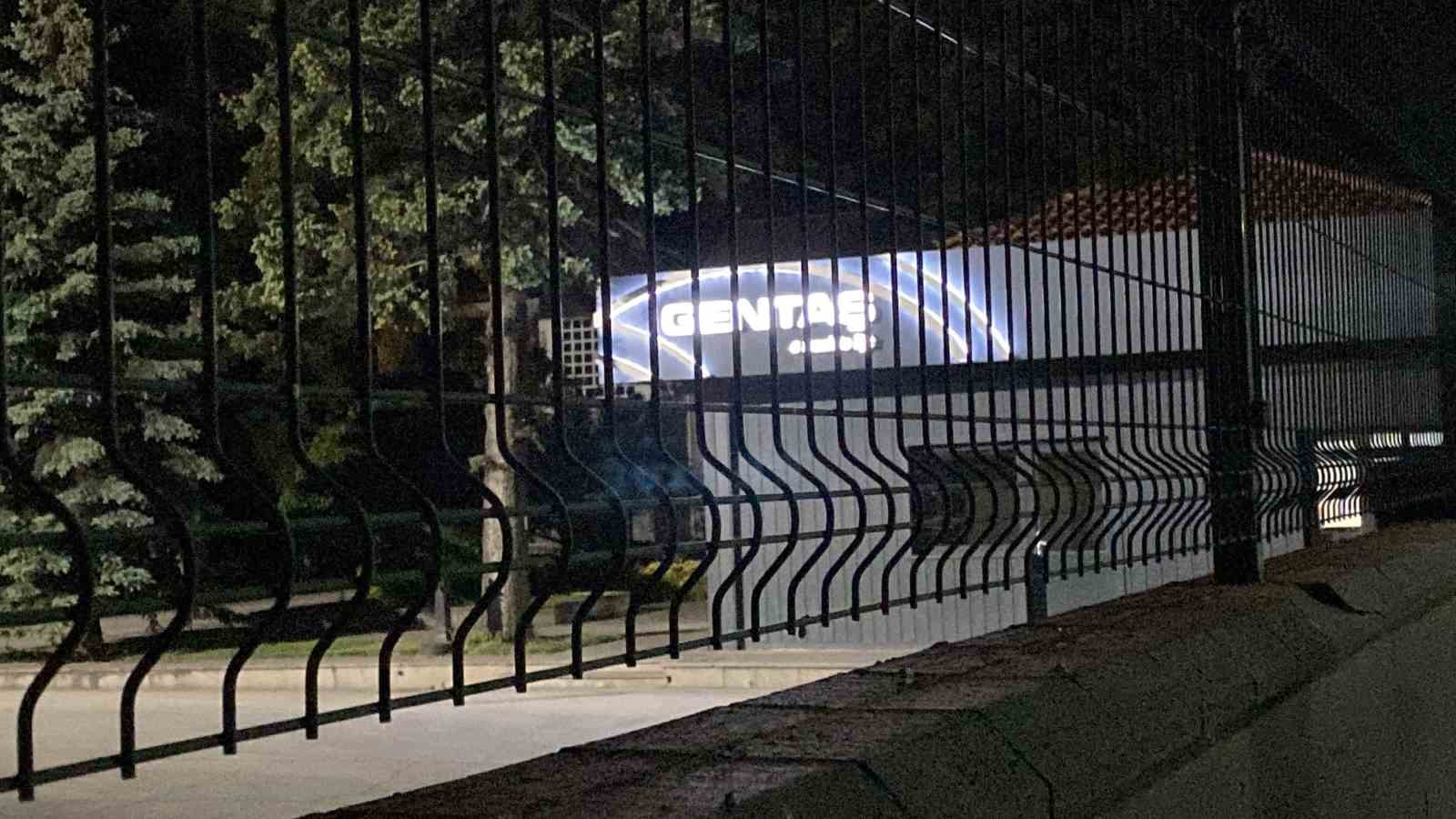 boluda gentas fabrikasinda kolunu makineye kaptiran isci yaralandi 3 qn18FNyg