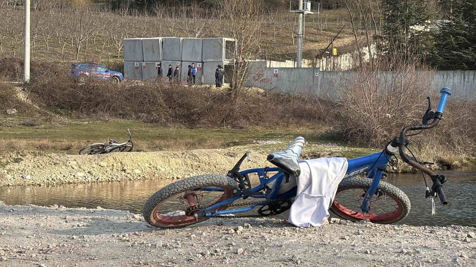 boluda girilmesi yasak olan golette 13 yasindaki cocuk bogulma tehlikesi gecirdi 4 aBjOR7ZX