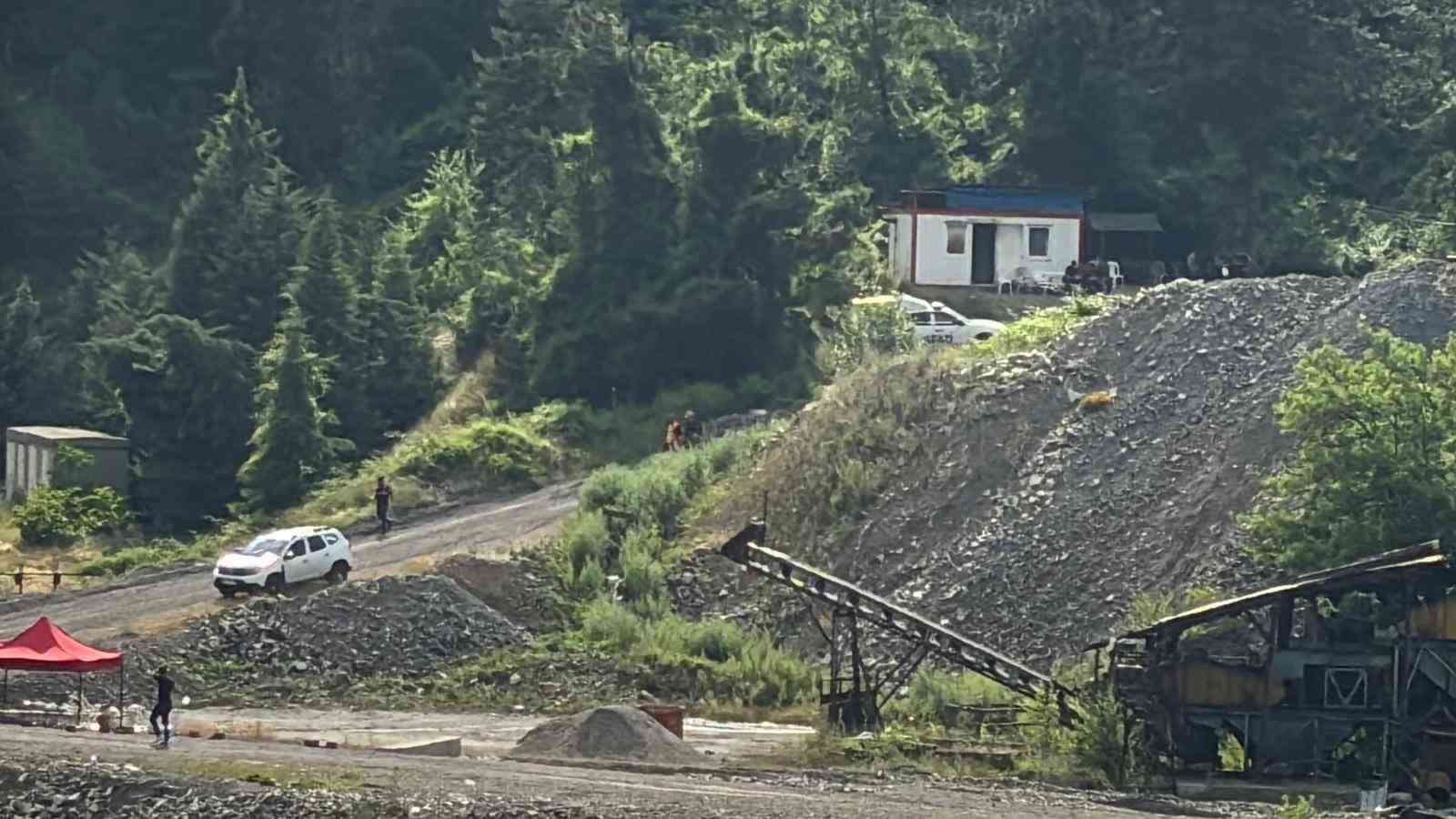 boluda gocuk altinda kalan iscinin cansiz bedenine 6 gun sonra ulasildi 3 tGqkHiAv
