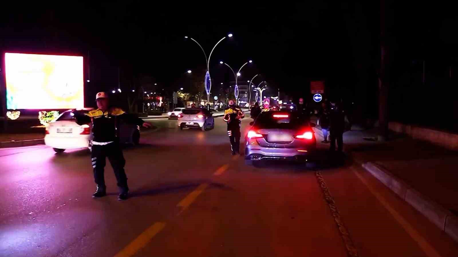 Bolu’da güvenlik güçleri nefes aldırmıyor: Haftalık bilanço açıklandı 10 boluda guvenlik gucleri nefes aldirmiyor haftalik bilanco aciklandi 6 MXBhlhHU