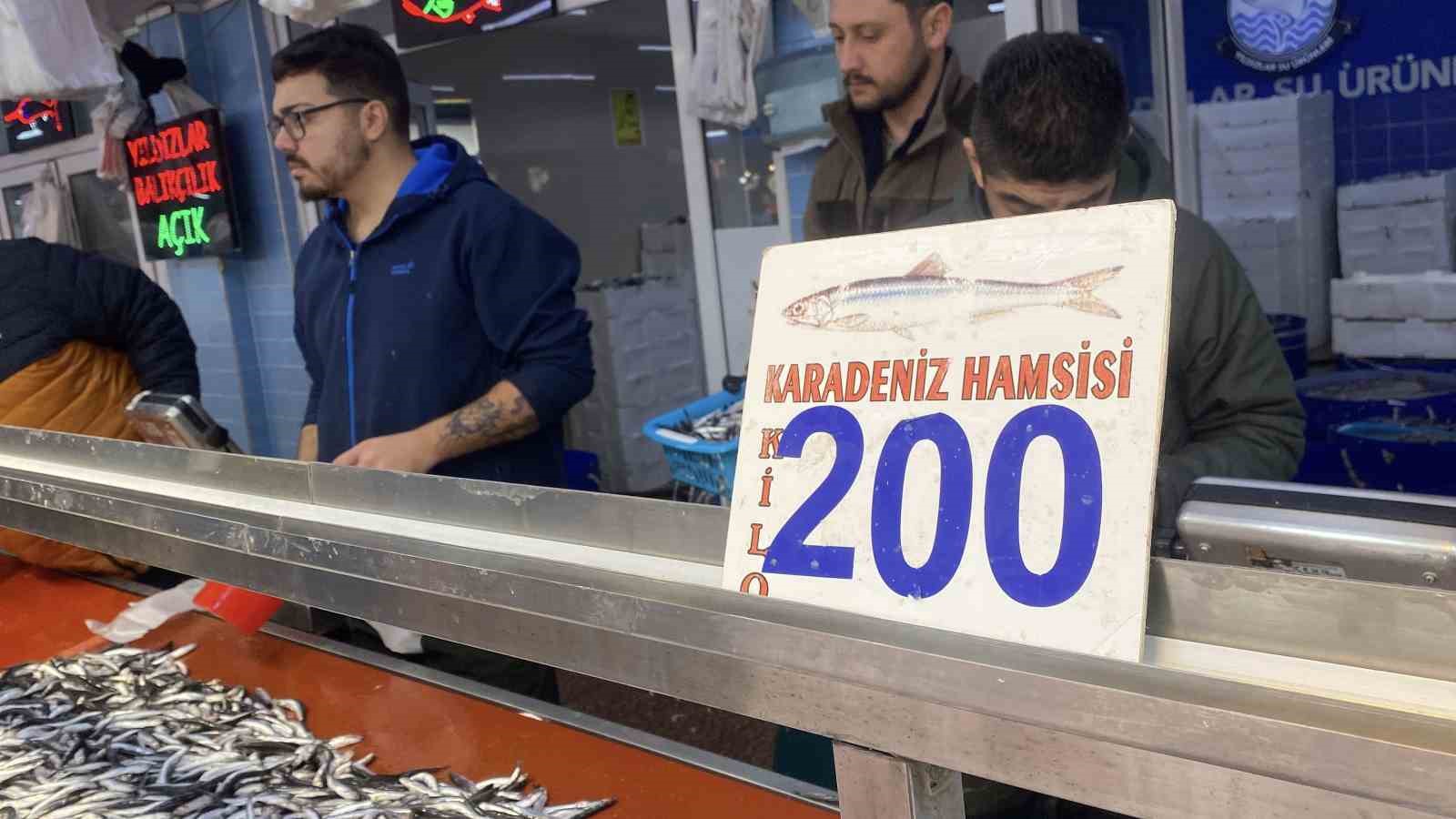 Bolu’da hamsi bolluğu sürüyor: Kilosu 200 liradan rağbet gördü 5 boluda hamsi bollugu suruyor kilosu 200 liradan ragbet gordu 1 QbSTiakO