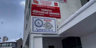 boluda-hirsizlar-engelliler-derneginin-masa-ve-sandalyesini-caldi-xpbLbwpX.jpg