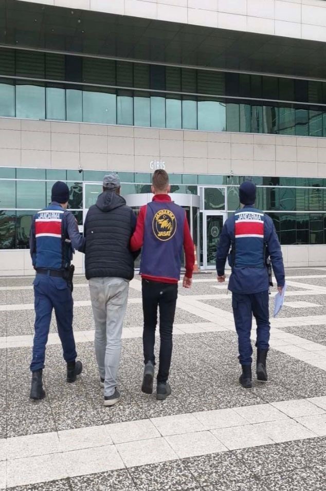 boluda hirsizlik suphelisi jasat tarafindan yakalandi 0 vrH4Xpt7