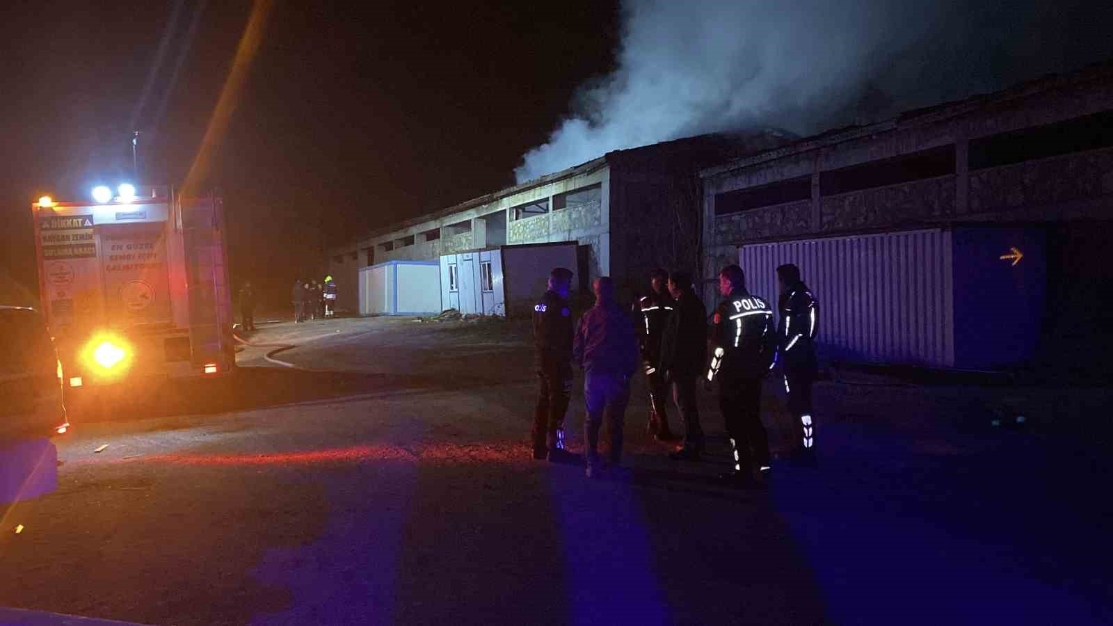 boluda insaat deposunda yangin 2 MDNR55RM