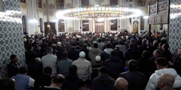 boluda-kadir-gecesinde-camiler-doldu-tasti-lfHecXrh.jpg