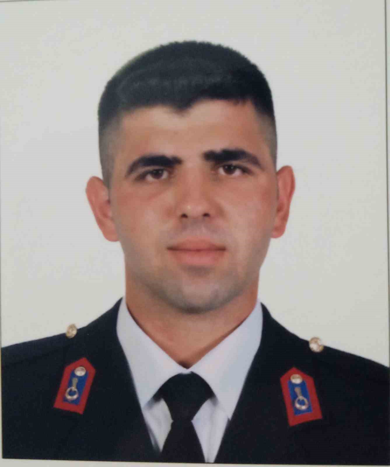 Bolu’da kalp krizi sonucu hayatını kaybeden üsteğmen dualarla anıldı 9 boluda kalp krizi sonucu hayatini kaybeden ustegmen dualarla anildi 5 LeyY6IpU