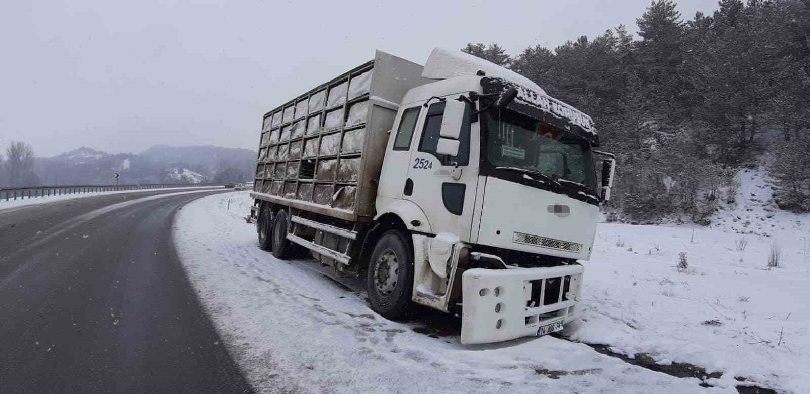 boluda kamyon ile hafif ticari arac carpisti 2 yarali 1 dykQtXOe