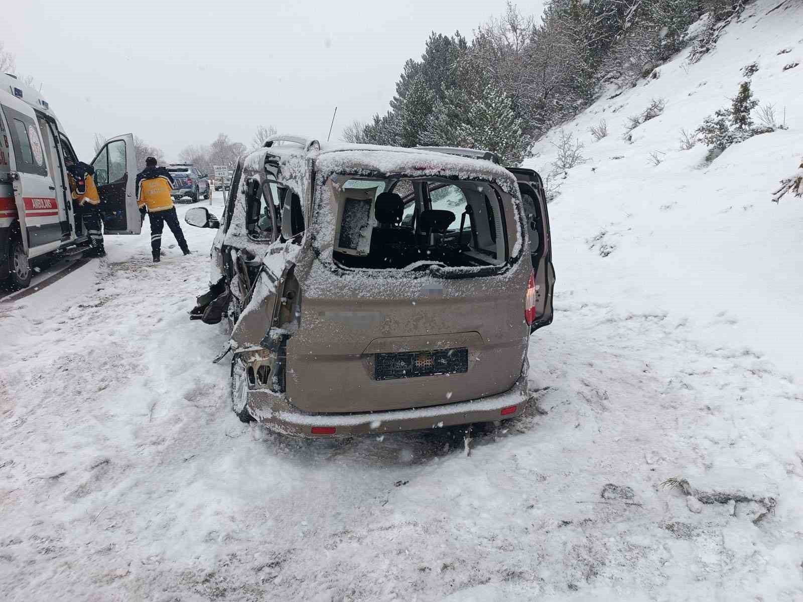 boluda kamyon ile hafif ticari arac carpisti 2 yarali 2