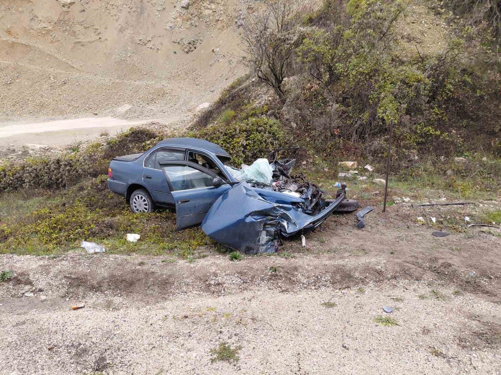 boluda kamyon otomobille carpisti 1 olu 1 yarali 0 PMlH8eRg
