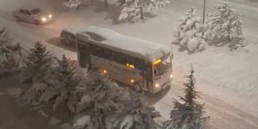 boluda-kar-kalinligi-30-santimetreyi-asti-onlarca-arac-rampalarda-yolda-kaldi-TzQtlzpz.jpg