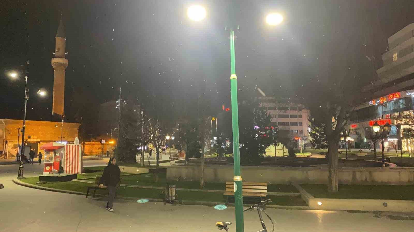 boluda kar yagisi etkili oluyor 1 N2DaReUM