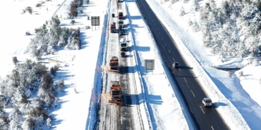 boluda-kar-yagisinin-esir-aldigi-gerede-samsun-yolu-havada-goruntulendi-yol-trafige-acik-2Fx9sazZ.jpg