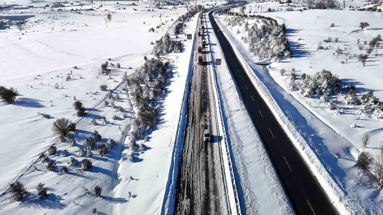 boluda kar yagisinin esir aldigi gerede samsun yolu havada goruntulendi yol trafige acik 5 l6ynGBWm