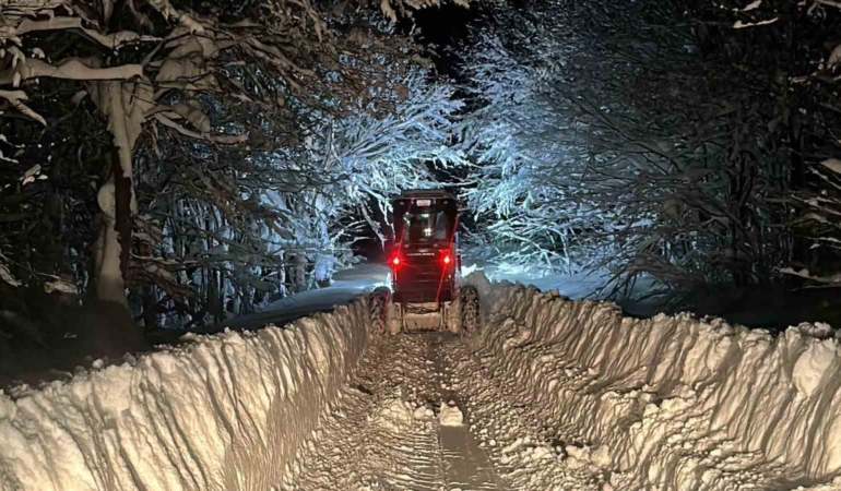 boluda-kardan-kapanan-191-koy-yolu-ulasima-acildi-gpk1VwH2.jpg