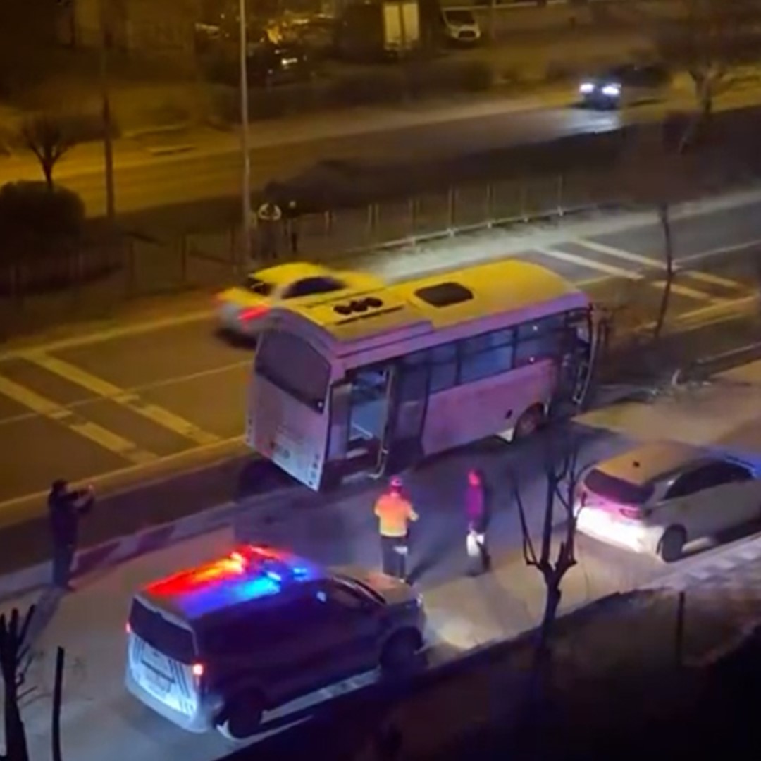 boluda kontrolden cikan halk otobusu refuje cikti agaca carparak durabildi 1 JuvB1Bvm