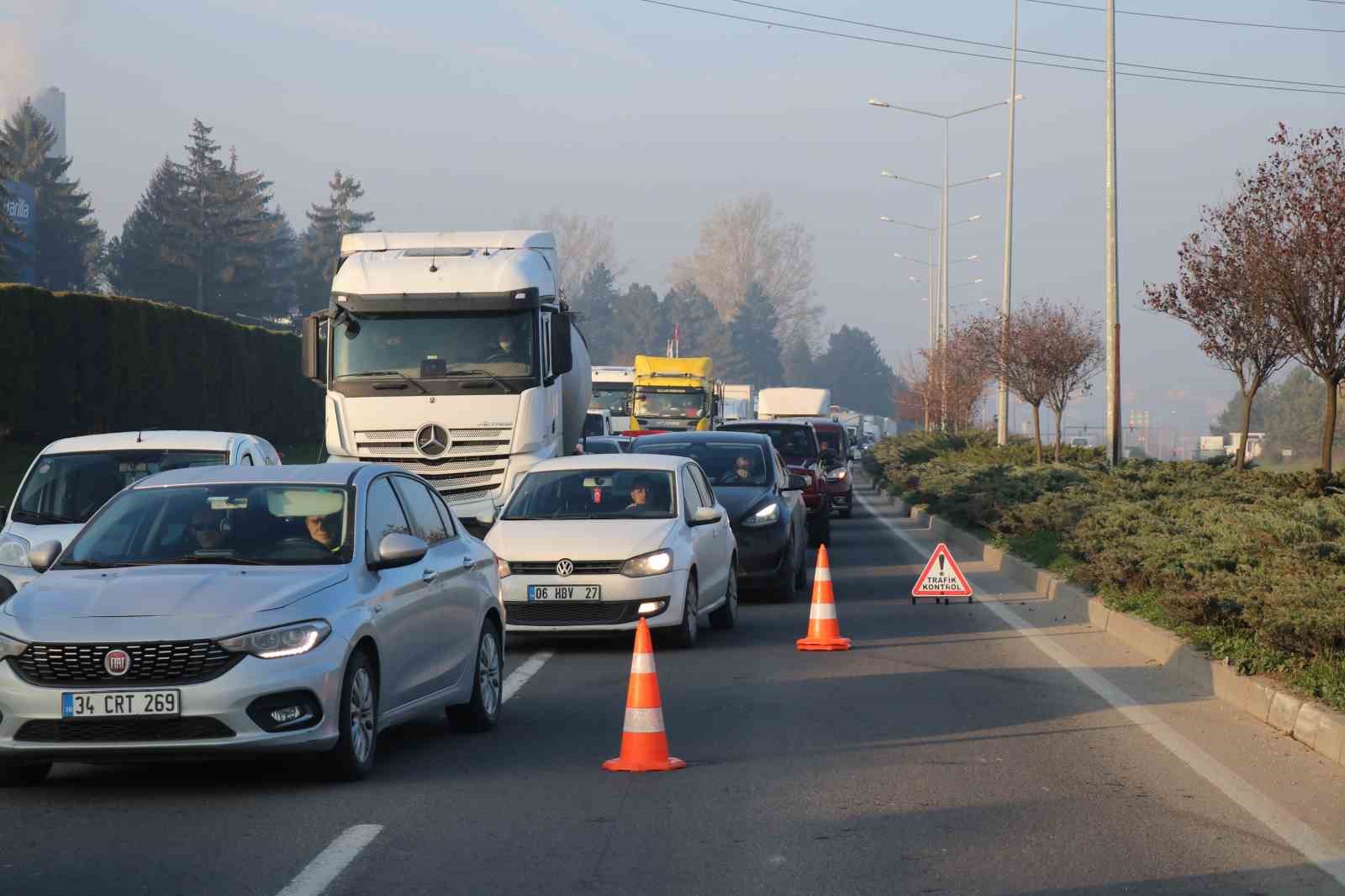 boluda kontrolden cikan otomobil devrildi 1 yarali 2 vFtOtgsc