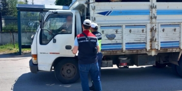 boluda-kurbanlik-nakil-araclari-kontrol-edildi-b3quJqTJ.jpg