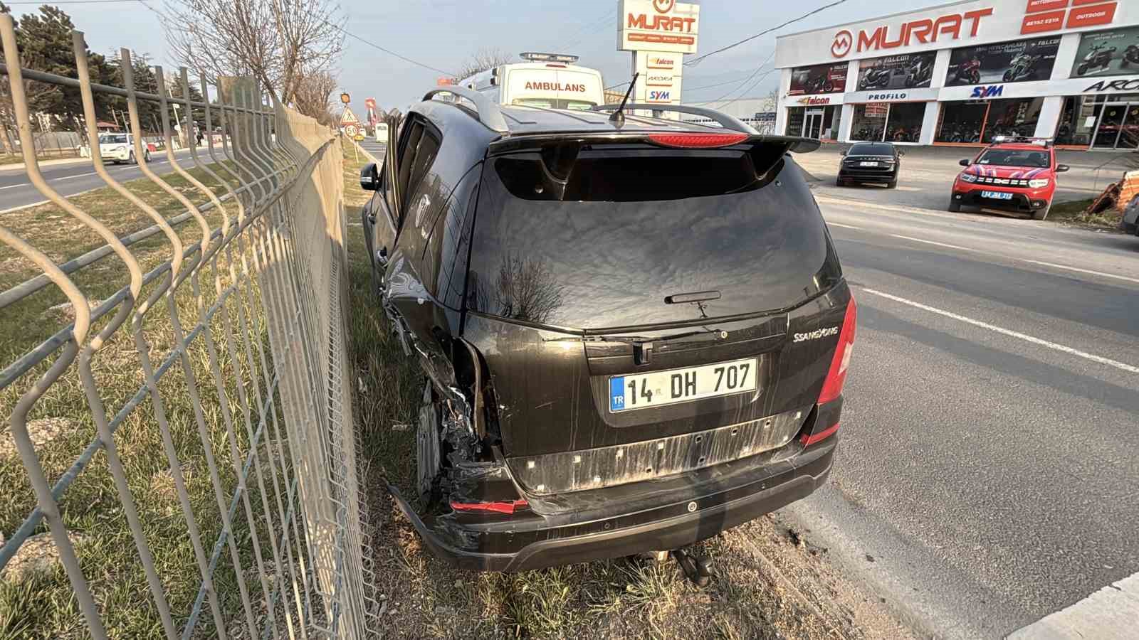 boluda luks otomobil ile cip carpisti 4 yarali 1 dyIZX7cr