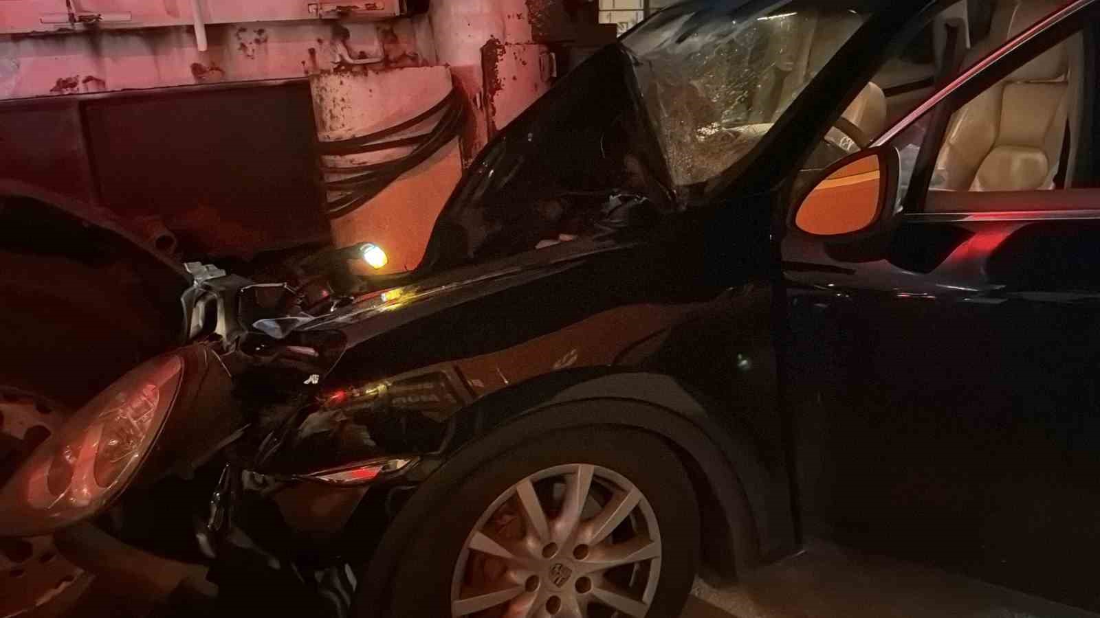 Bolu’da lüks SUV park halindeki tıra çarptı: 1 yaralı 7 boluda luks suv park halindeki tira carpti 1 yarali 3