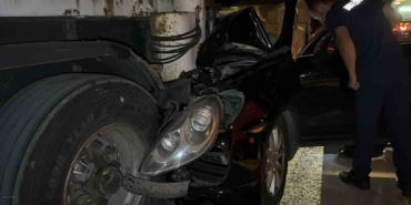 boluda-luks-suv-park-halindeki-tira-carpti-1-yarali-jqZZMj6h.jpg