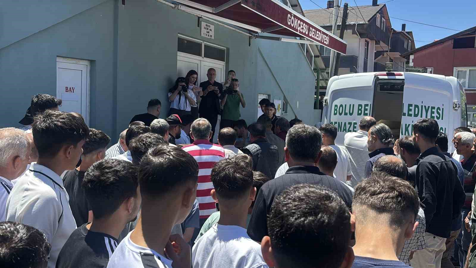 boluda maden gocugunde hayatini kaybeden isci son yolculuguna ugurlandi 1 X4IFPYX8