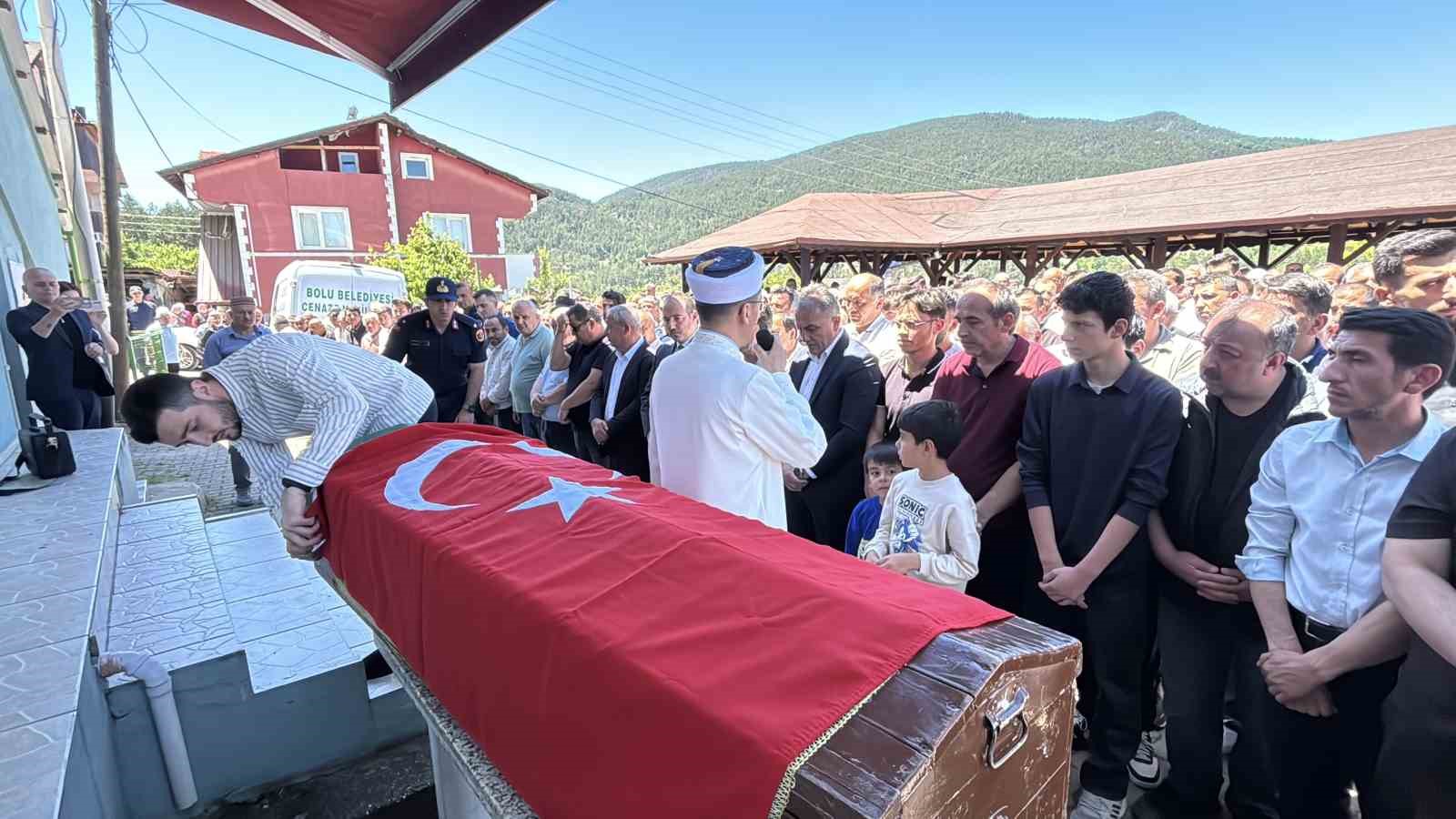 boluda maden gocugunde hayatini kaybeden isci son yolculuguna ugurlandi 3 8EQwQZDi