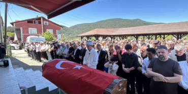 boluda-maden-gocugunde-hayatini-kaybeden-isci-son-yolculuguna-ugurlandi-ErmXdpEq.jpg