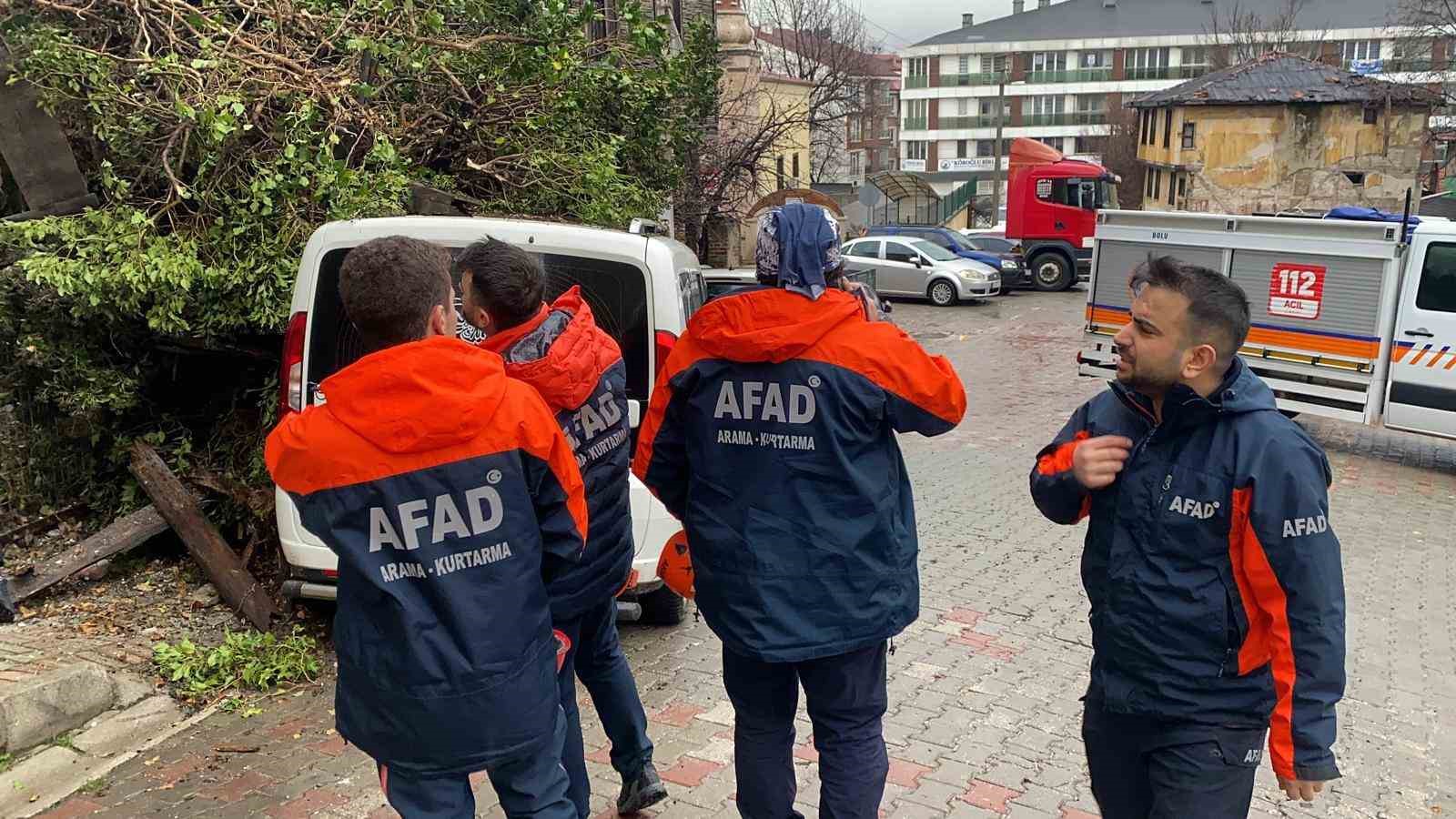boluda metruk bina coktu bir otomobil hasar aldi 4 IufKueUu