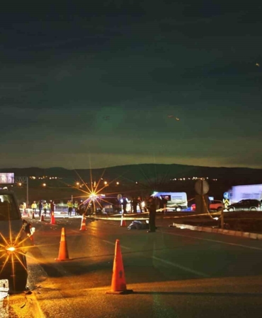 boluda-minibusle-motosiklet-carpisti-1-olu-1-yarali-HIrW4mVC.jpg