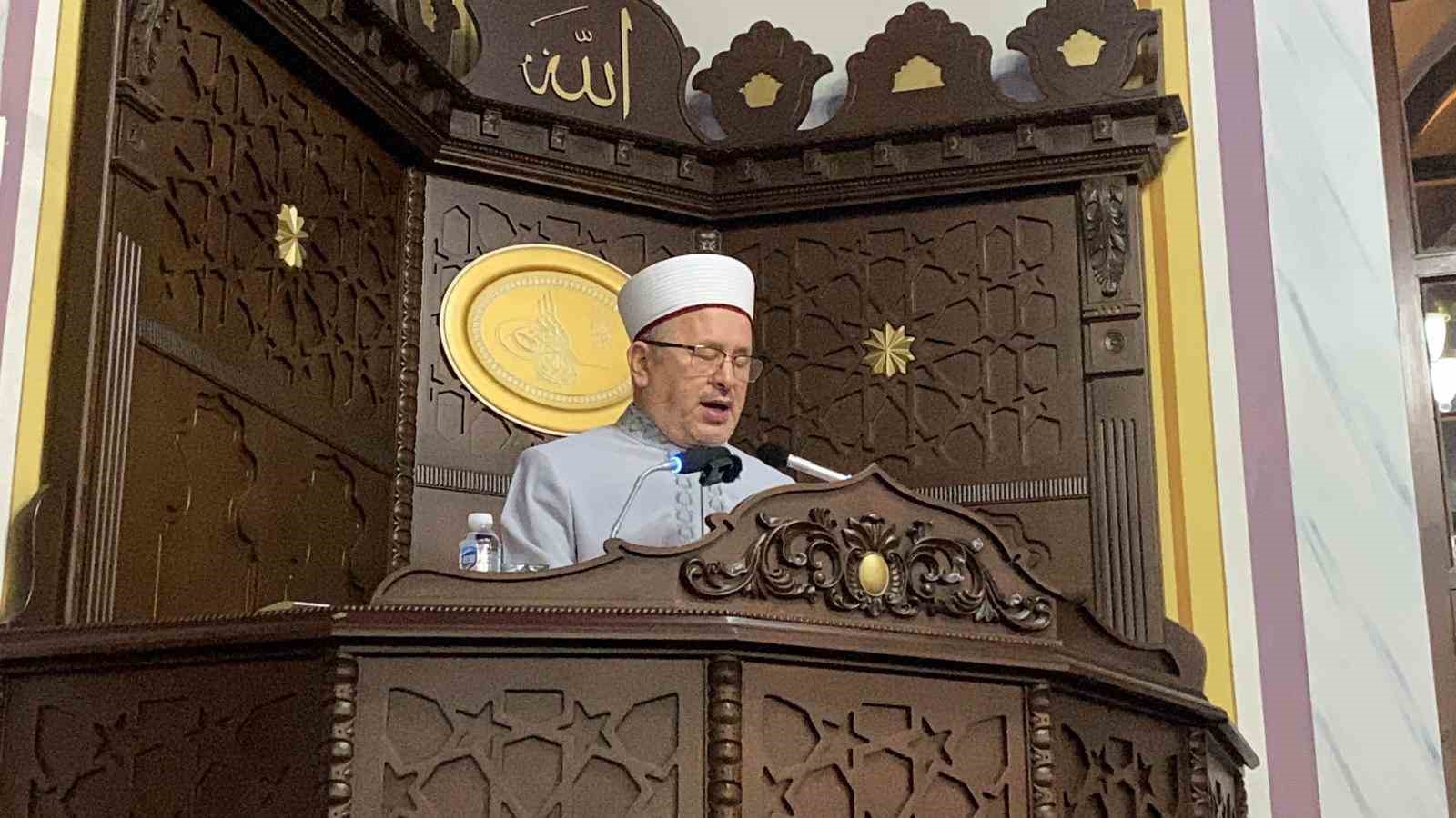 Bolu’da Miraç Kandili’nde vatandaşlar camilere akın etti 5 boluda mirac kandilinde vatandaslar camilere akin etti 1 8iZWR9nX