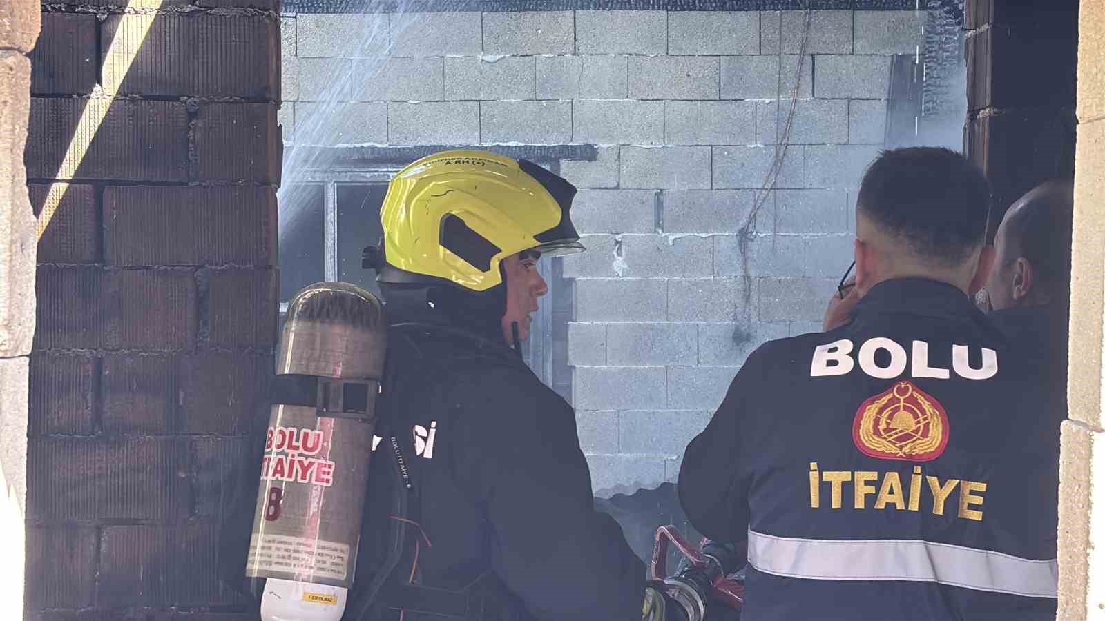 boluda mobilya atolyesiyle bitisikteki ev alevlere teslim oldu 4 KayLRBI2