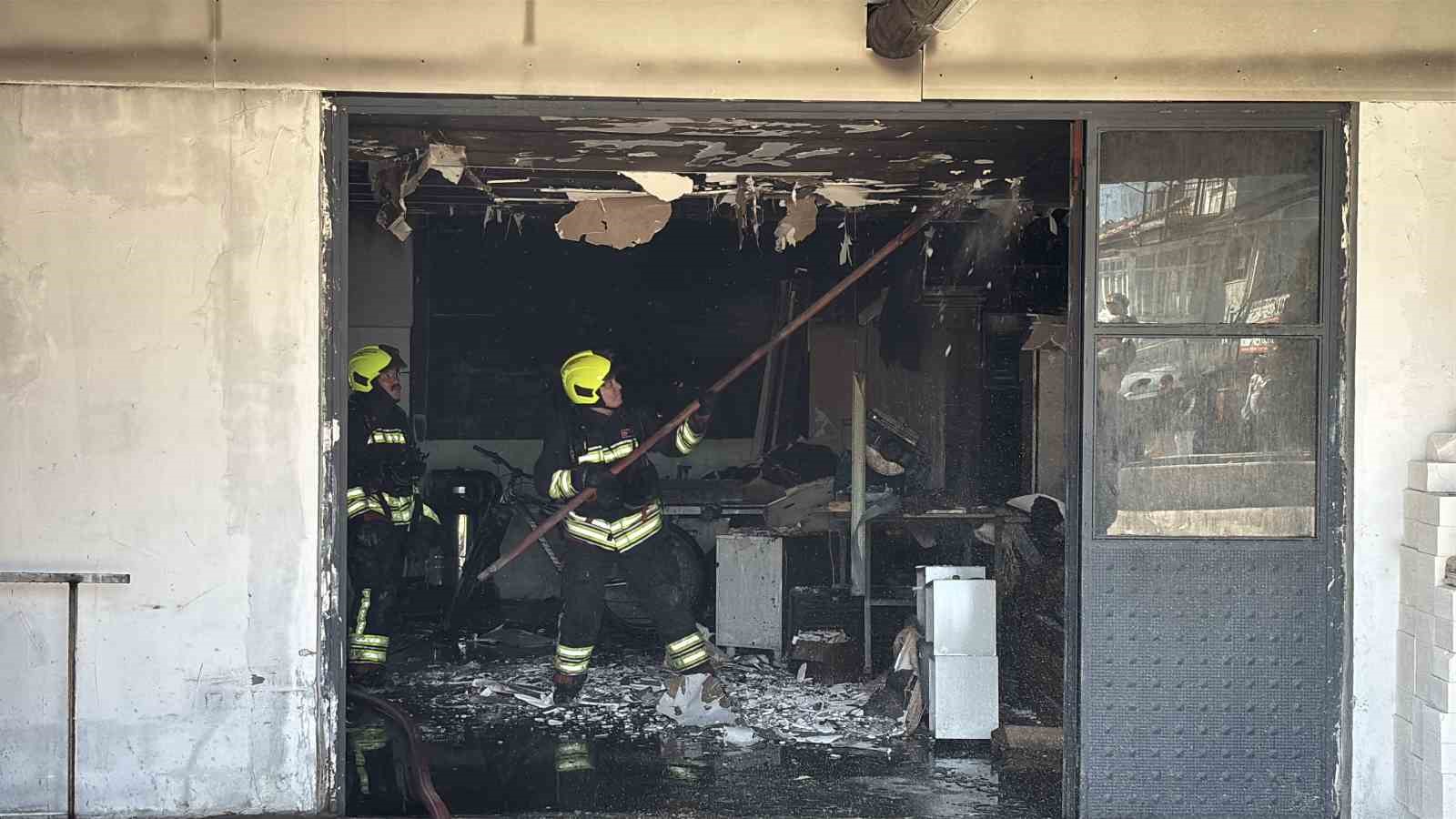 boluda mobilya atolyesiyle bitisikteki ev alevlere teslim oldu 5 3lkqYN5F