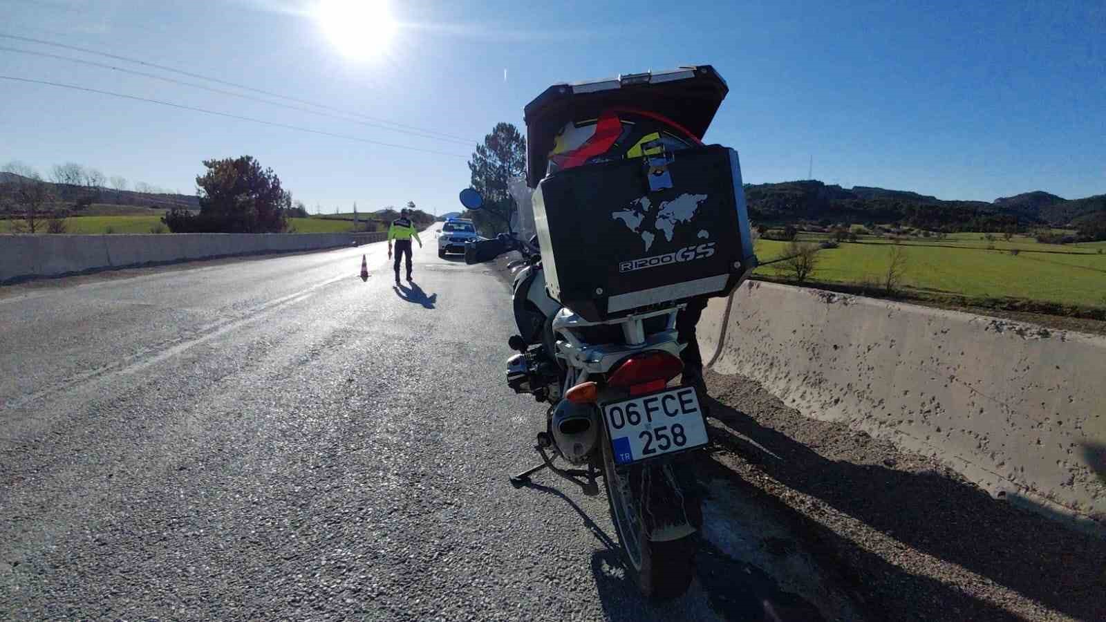 boluda motosikletler pes pese kaza yapti 2 yarali 3 af1JucFS