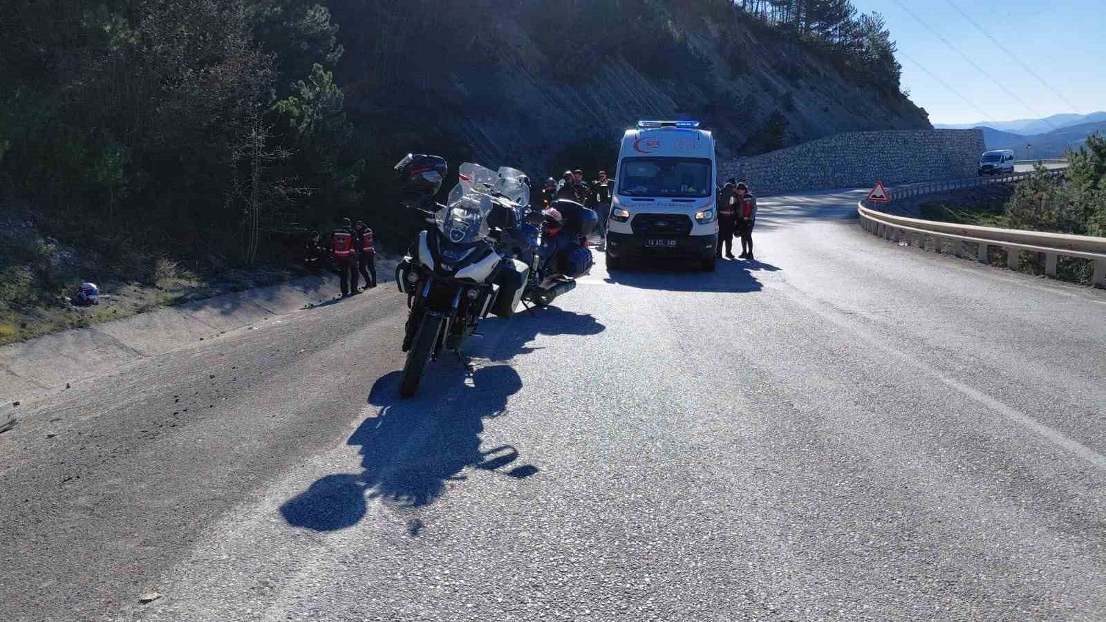 boluda motosikletler pes pese kaza yapti 2 yarali 4 6FSIs5mU