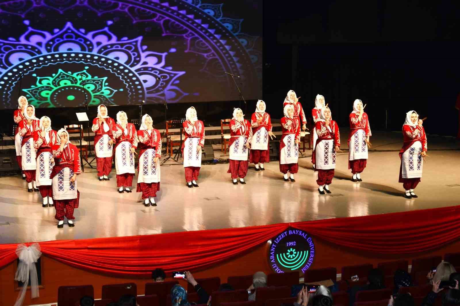 boluda ogretmenlerden unutulmaz kultur ve sanat gecesi 0 OjTjc81N