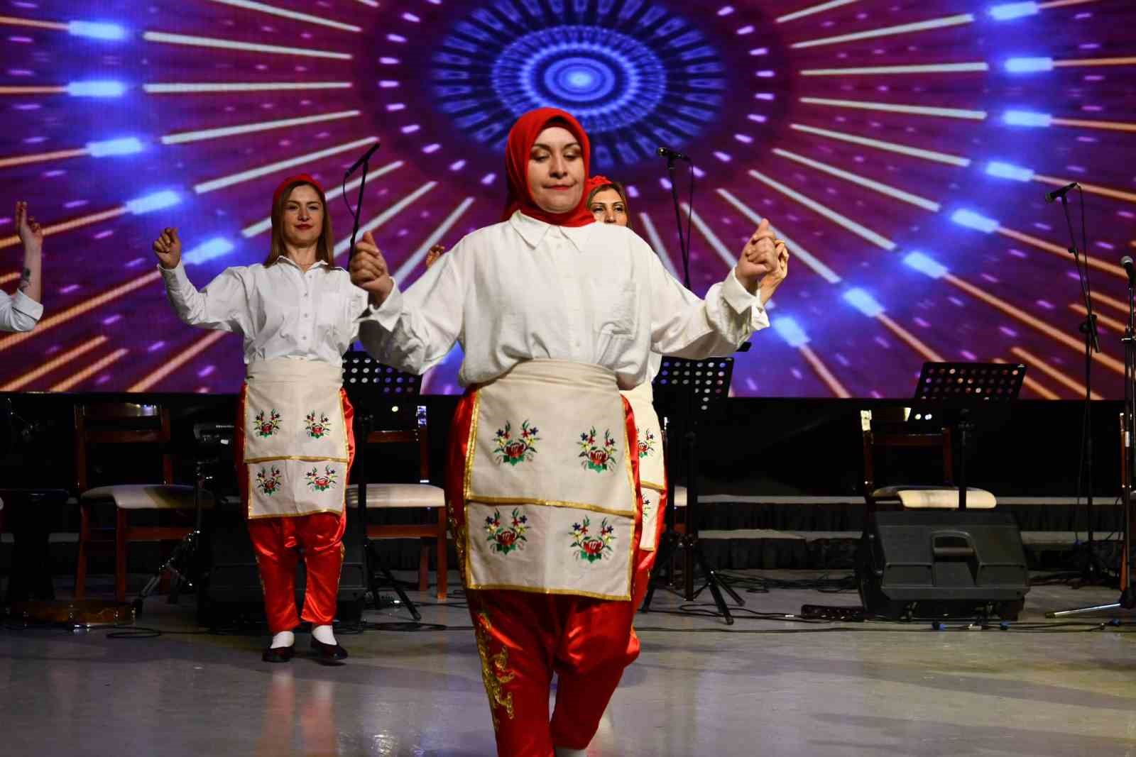 boluda ogretmenlerden unutulmaz kultur ve sanat gecesi 2 hjIG5UY4