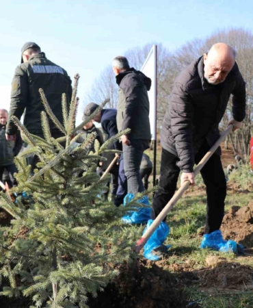 boluda-otel-faciasinda-yasamini-yitiren-78-kisi-icin-hatira-ormani-e2VKpUXr.jpg