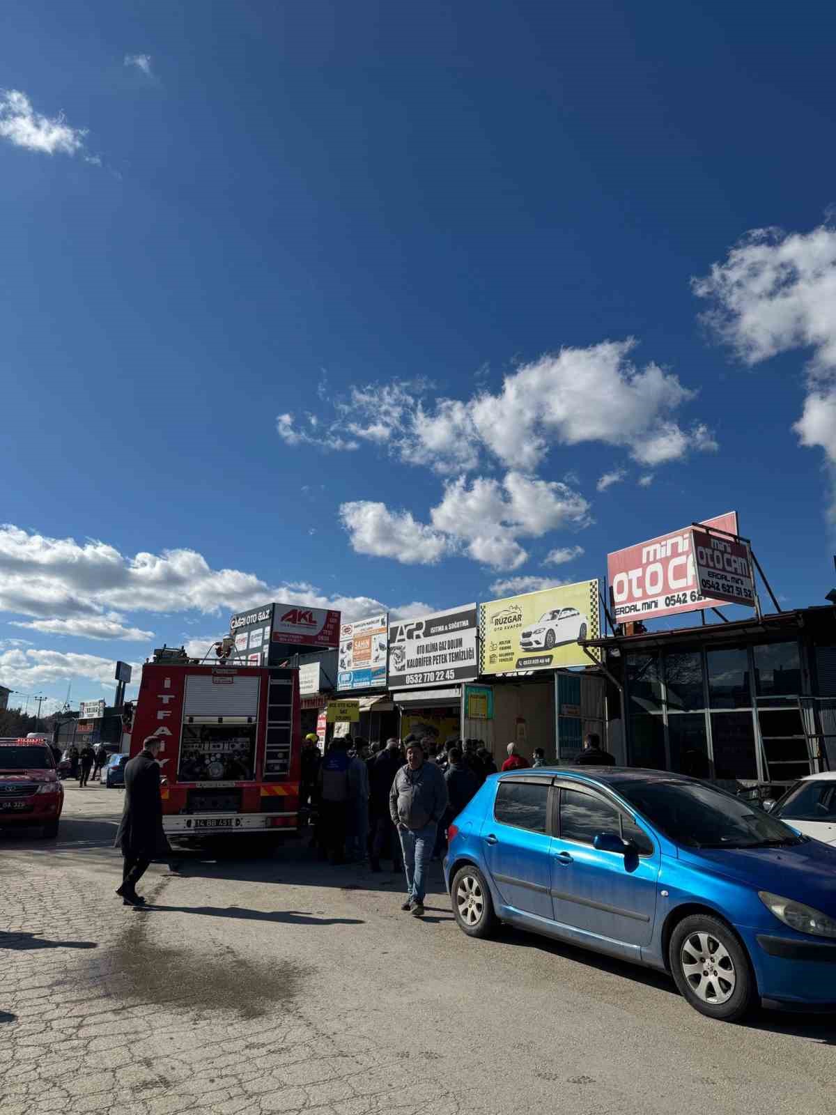Bolu’da oto kuaför dükkanında çıkan yangın paniğe neden oldu 8 boluda oto kuafor dukkaninda cikan yangin panige neden oldu 4 pLIS4dlm