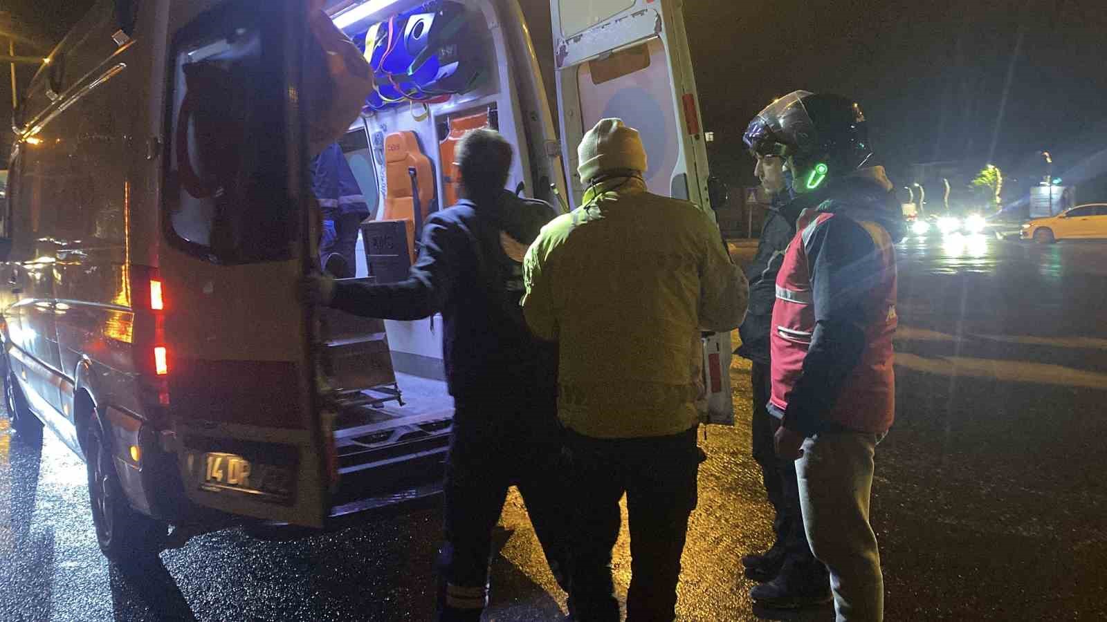 boluda otomobil ile motosiklet carpisti 1 yarali 2 YnsXJu8g