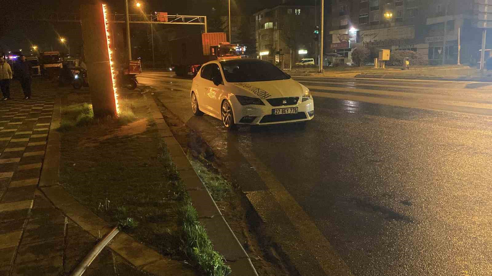 boluda otomobil ile motosiklet carpisti 1 yarali 4 G3HbkabO
