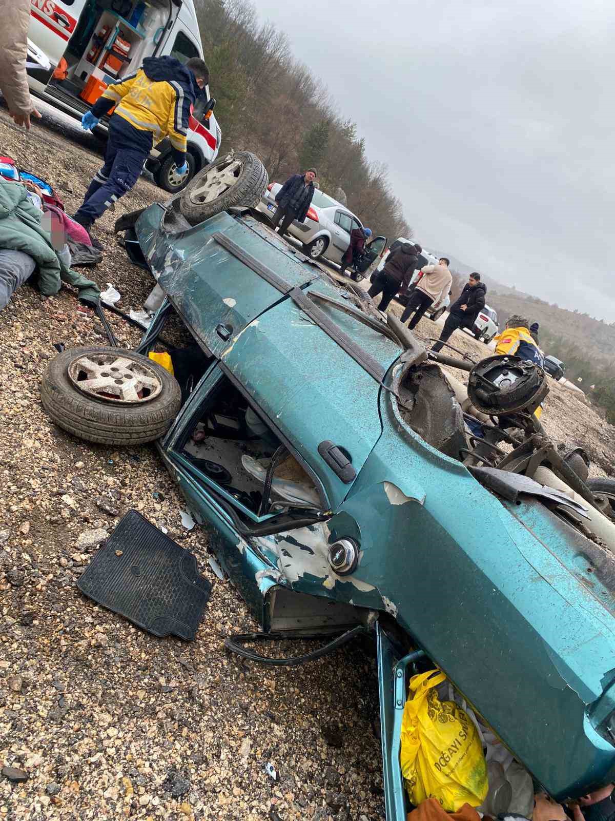 boluda otomobil takla atti 4 kisi yaralandi 2
