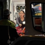 boluda-otomobille-carpisan-motosiklet-surucusu-yaralandi-1HC9p6eA.jpg