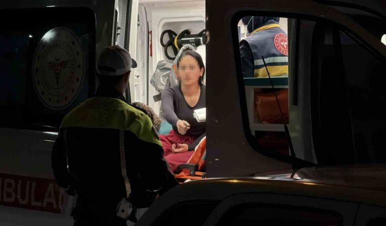 boluda-otomobille-carpisan-motosiklet-surucusu-yaralandi-1HC9p6eA.jpg