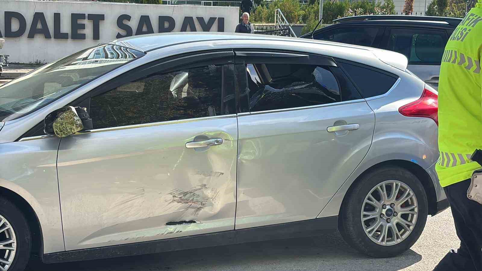 boluda otomobille motosiklet carpisti 1 yarali 0 hdG7r3Ya