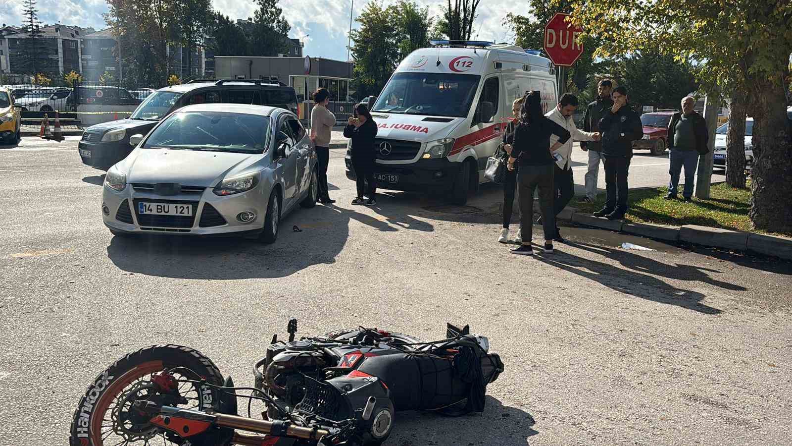 boluda otomobille motosiklet carpisti 1 yarali 3 1dXuauVV