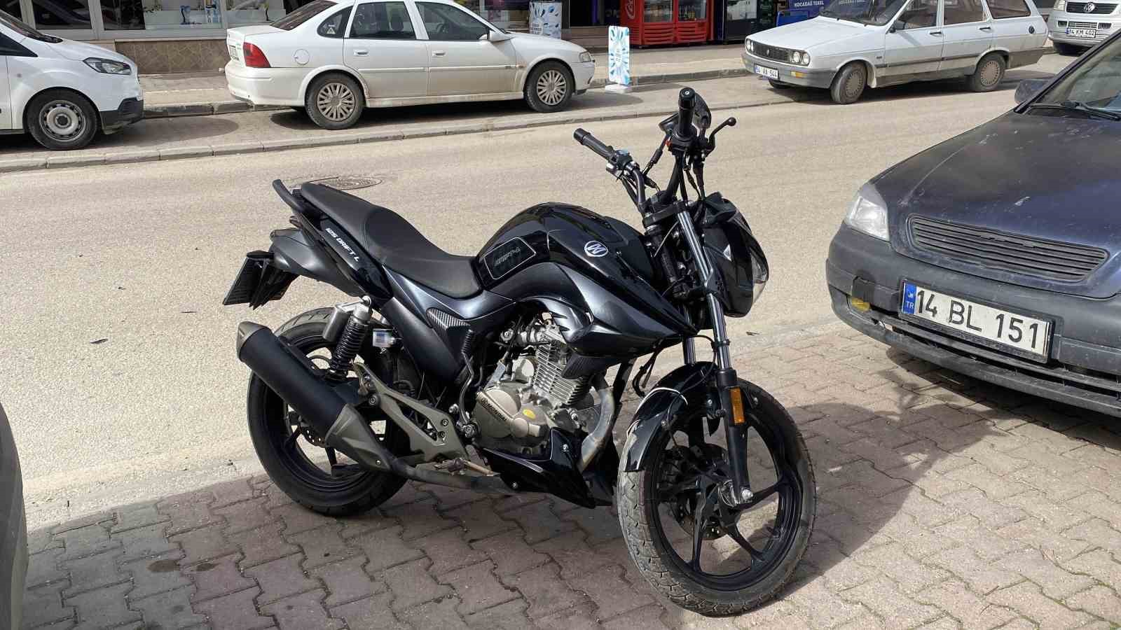 Bolu’da otomobille motosiklet kafa kafaya çarpıştı: 1 yaralı 9 boluda otomobille motosiklet kafa kafaya carpisti 1 yarali 5