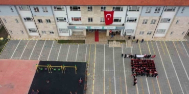 boluda-ozel-ogrencilerden-anlamli-bayrak-koreografisi-L6StrbNm.jpg